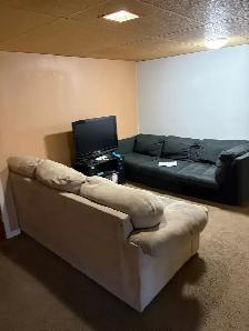 Private Room Available in Oshawa – $800/Month (Utilities Shared) - Photo 4