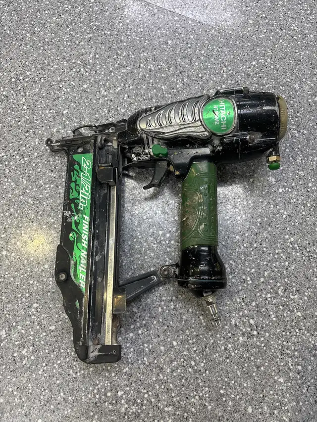Hitachi NT55M2 2.5" Finish Nailer