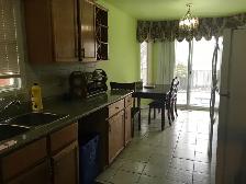 sharing room near Sheridan college - Photo 4