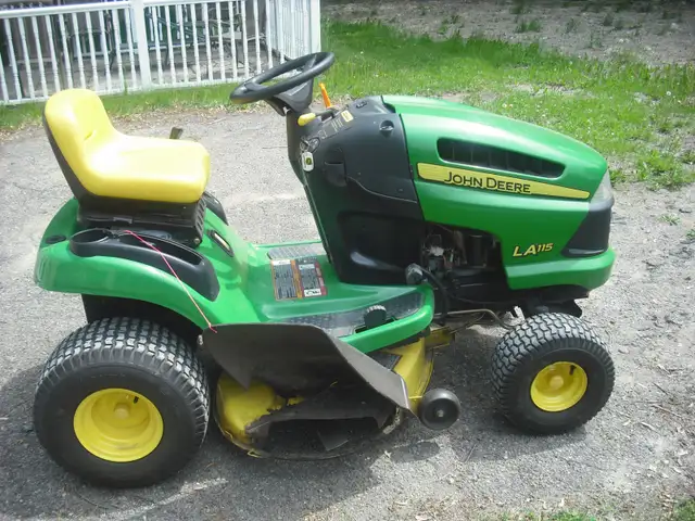 TRACTEUR À GAZON