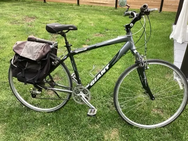 Velo hybride Giant LX - Cadre 19 pouces
