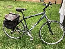 Velo hybride Giant LX - Cadre 19 pouces
