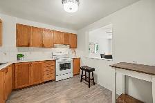 Bright & spacious 3 bdrm townhome with no rear neighbours - Photo 4