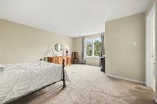 Bright & spacious 3 bdrm townhome with no rear neighbours - Photo 5