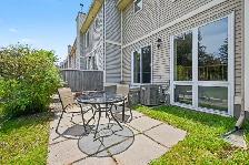 Bright & spacious 3 bdrm townhome with no rear neighbours - Photo 11