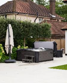 SATURN HOT TUB FOR SALE