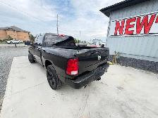 2023 RAM 1500 CLASSIC EXPRESS 4X4  HEMI  CREW   49,000KMS - Photo 3