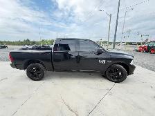 2023 RAM 1500 CLASSIC EXPRESS 4X4  HEMI  CREW   49,000KMS - Photo 6