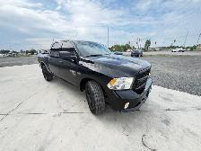 2023 RAM 1500 CLASSIC EXPRESS 4X4  HEMI  CREW   49,000KMS - Photo 7