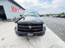 2023 RAM 1500 CLASSIC EXPRESS 4X4  HEMI  CREW   49,000KMS - Photo 8