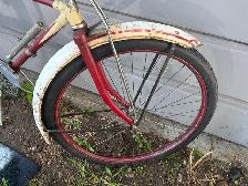 Vintage Petal Bike - Photo 4