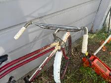 Vintage Petal Bike - Photo 5