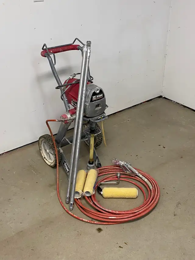 e Airless Power roller system. Includes sprayer, 100 ft of hose,