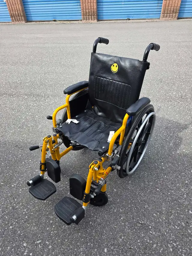 Kids wheelchair with elevated legs