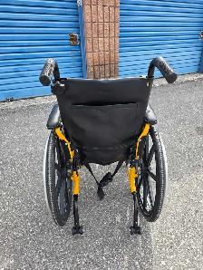Kids wheelchair with elevated legs - Photo 5