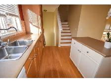 Large Room For Rent 5 Mins To C-Train - Photo 2
