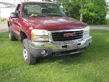 2004 GMC Short Box Step Side - Photo 2