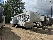 2015 ARCTIC FOX 32-5M Fifth Wheel