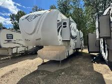 2015 ARCTIC FOX 32-5M Fifth Wheel - Photo 3