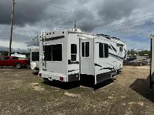 2015 ARCTIC FOX 32-5M Fifth Wheel - Photo 5