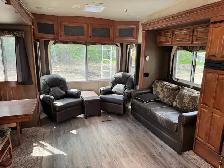 2015 ARCTIC FOX 32-5M Fifth Wheel - Photo 6