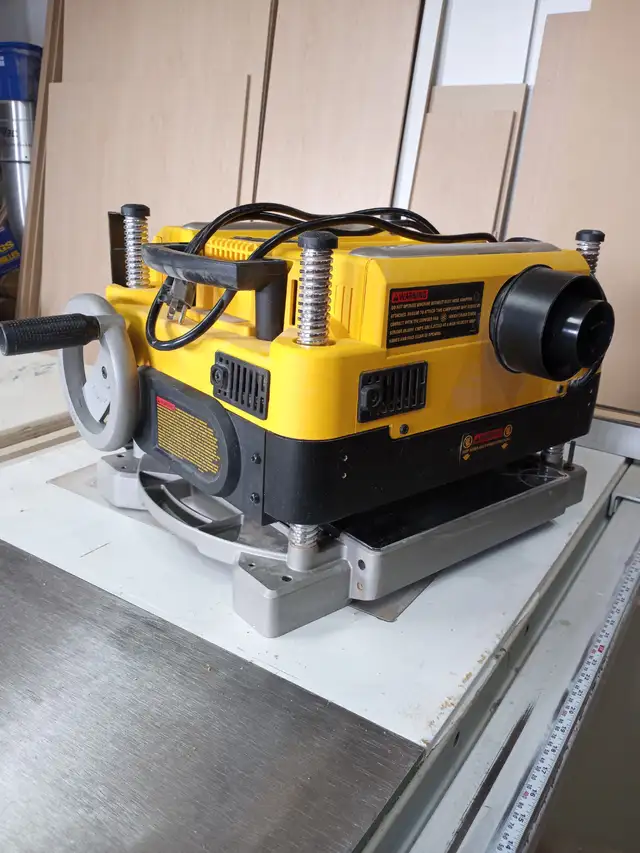 DEWALT SURFACE PLANER    USED ONCE $650.00 FIRM