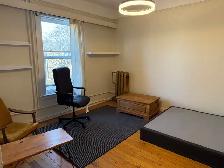 August studio apartment- all utilities included - Photo 2