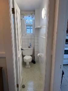 August studio apartment- all utilities included - Photo 7