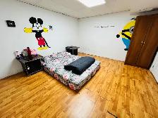 Room available for girls - Photo 4