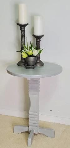 Table -side or accent, in grey and white