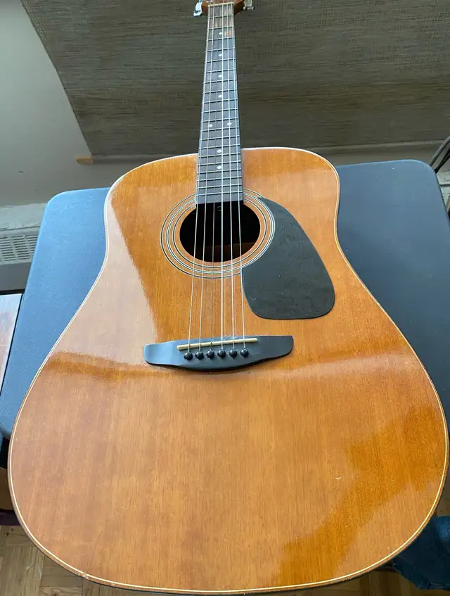 Samuck Acoustic Guitar