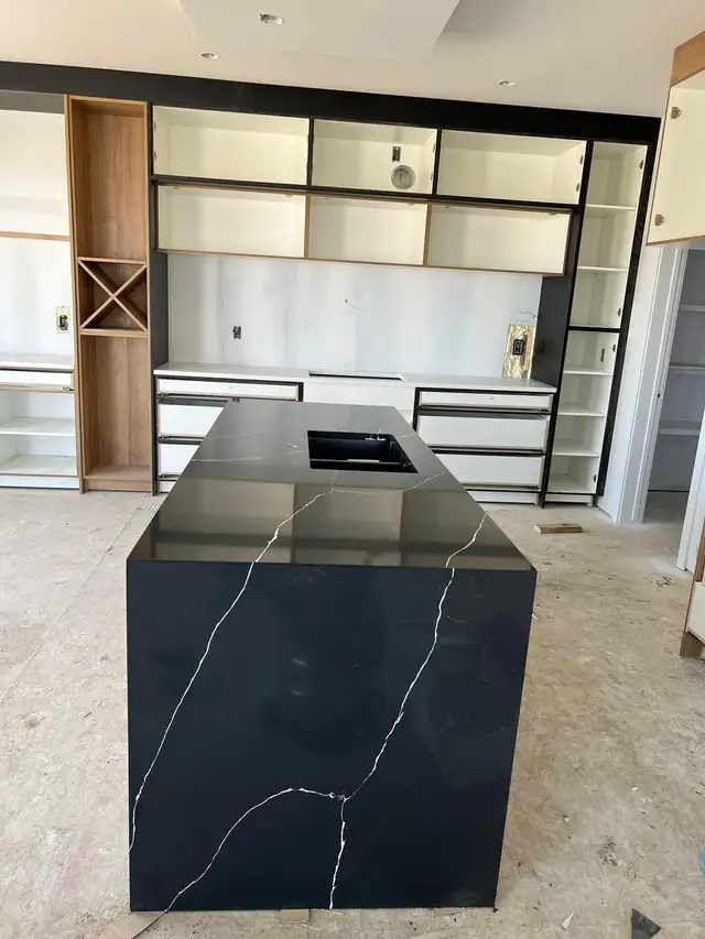 Quartz Countertops and Kitchen Cabinets