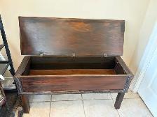 Beautiful antique/vintage solid oak storage bench - Photo 2
