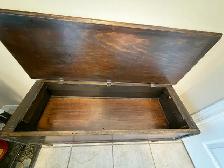 Beautiful antique/vintage solid oak storage bench - Photo 6