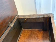 Beautiful antique/vintage solid oak storage bench - Photo 7