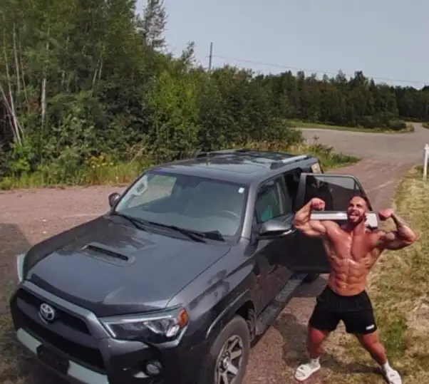 MEAT-HEAD MOVERS MONCTON’S STRONGEST MOVING HELPER