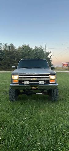 1987 Chevrolet Blazer 2wd 350 4spd - Photo 3