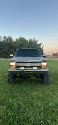 1987 Chevrolet Blazer 2wd 350 4spd - Photo 3
