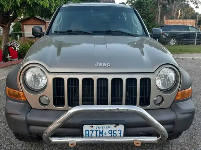 2006 TRAIL RATED JEEP LIBERTY 4x4 with BEST in Class TOW RATING!
