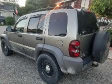 2006 TRAIL RATED JEEP LIBERTY 4x4 with BEST in Class TOW RATING! - Photo 4