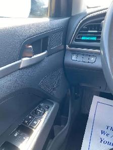 2020 Hyundai Elantra Essential - Photo 12