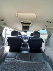 2016 Chrysler Town & Country Touring - Photo 17