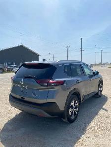 2021 Nissan Rogue SV - Photo 4