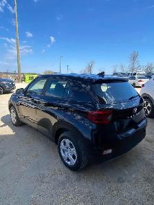 2021 Hyundai Venue Essential - Photo 8