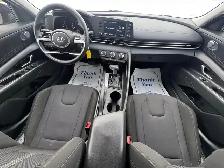 2021 Hyundai Elantra Essential - Photo 13
