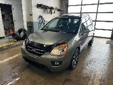 2010 Kia Rondo - Photo 4