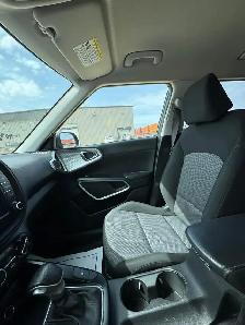 2022 Kia Soul LX - Photo 9