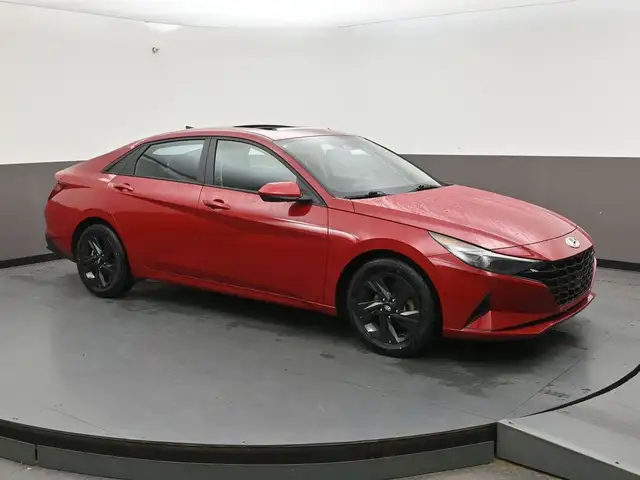 2022 Hyundai Elantra Preferred Tech Sunroof, Heated Seats/Wheel,