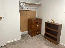 A fully furnished bright Bachelor suite, private entrance - Photo 9