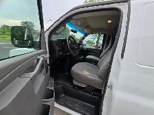 2016 Chevrolet Express RWD 2500 155' - Photo 16